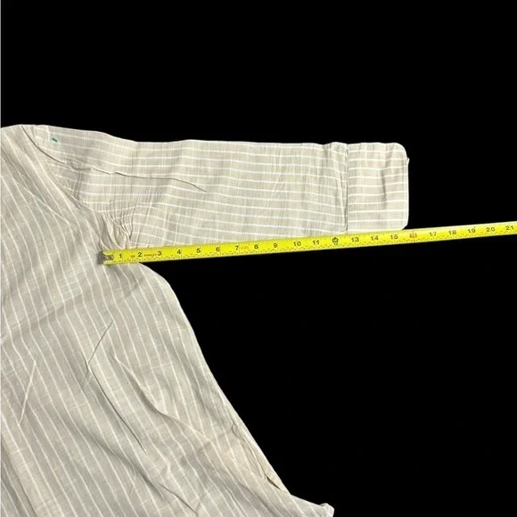 Vineyard Vines Tan White Striped V-Neck 3/4
Sleeve Casual Breezy Blouse size M - Picture 9 of 9